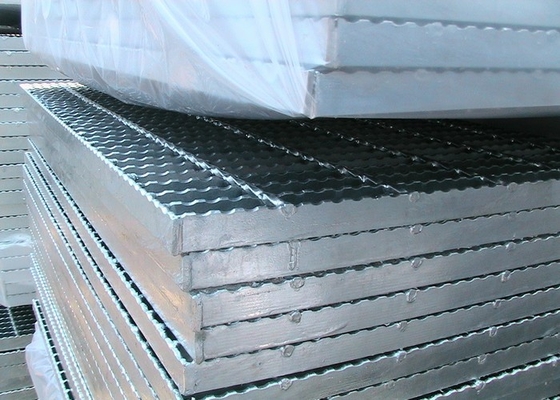 چین فرش آتش فرورفتگی فولاد گالوانیزه رایگان بسته بندی 3 - 10mm ورق است تامین کننده