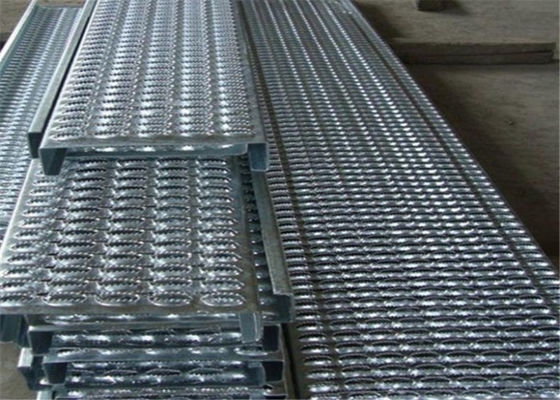 چین فولاد گالوانیزه فولاد گالوانیزه مقاوم در برابر لغزش Q235 فولاد نردبان در فضای باز تامین کننده