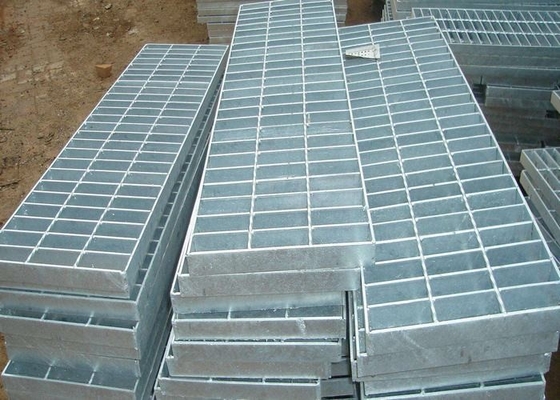 چین فولاد گالوانیزه مقاوم در برابر خوردگی فولاد نقره ای 32 X 5 راه آهن فلزی تامین کننده