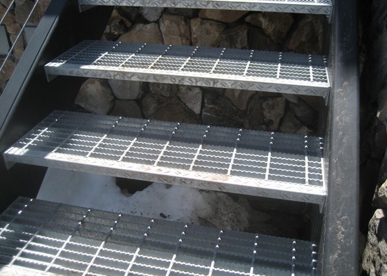 چین SGS فولاد گالوانیزه پله های فولادی گالوانیزه گرم تامین کننده