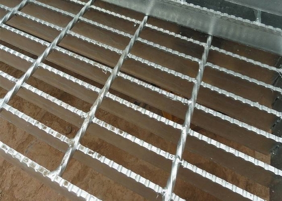 چین گریتینگ فولاد گالوانیزه برای کف کف Q235low Cardon Material تامین کننده