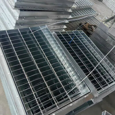 Anti-Corrosion Slip-Resistant High Load-Bearing Steel Grating Stair Treads for Industrial Metal Ladders
