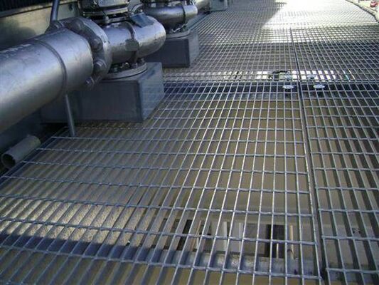 شبکه ضد لغزش فولادی گالوانیزه گرم با اندازه های قابل تنظیم برای سیستم عامل های شبکه ی فلزی