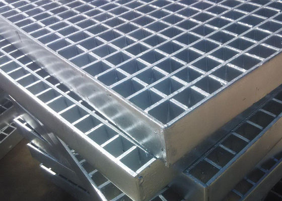 70mm x 6mm Industrial Floor Grates فولاد گالوانیزه پلاستیکی Cross Bar 8mm x 8mm