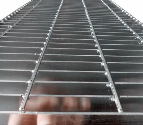 مواد ساختمانی فلزی گالوانیزه شده Q235/Q345/SS304/SS316 نردبان فولاد ضد زنگ